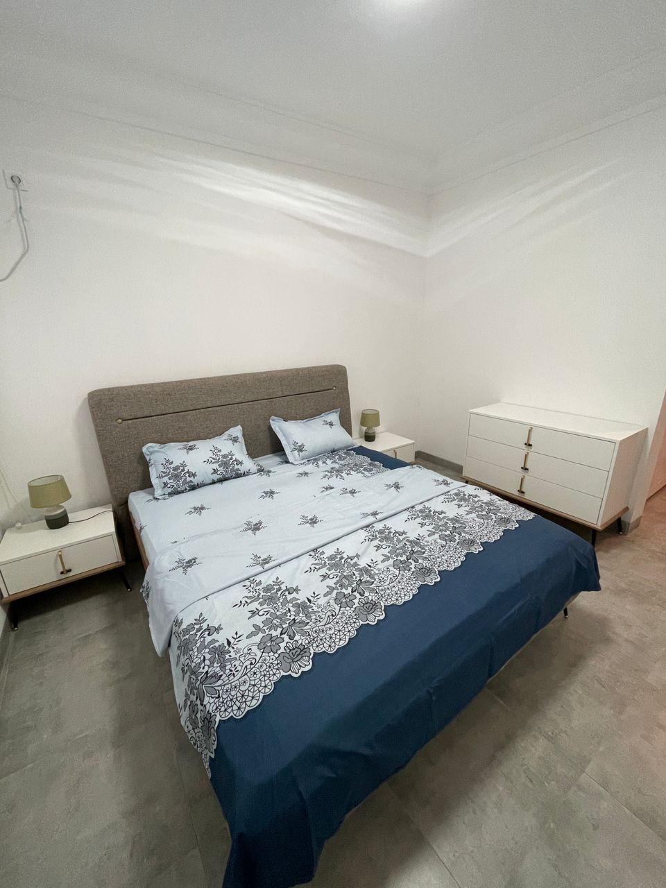 Appartement 3 Chambles meublée aux Point E – Image 5